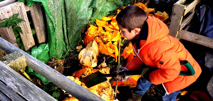 How to make a small pallet compost bin How to make a small pallet compost bin